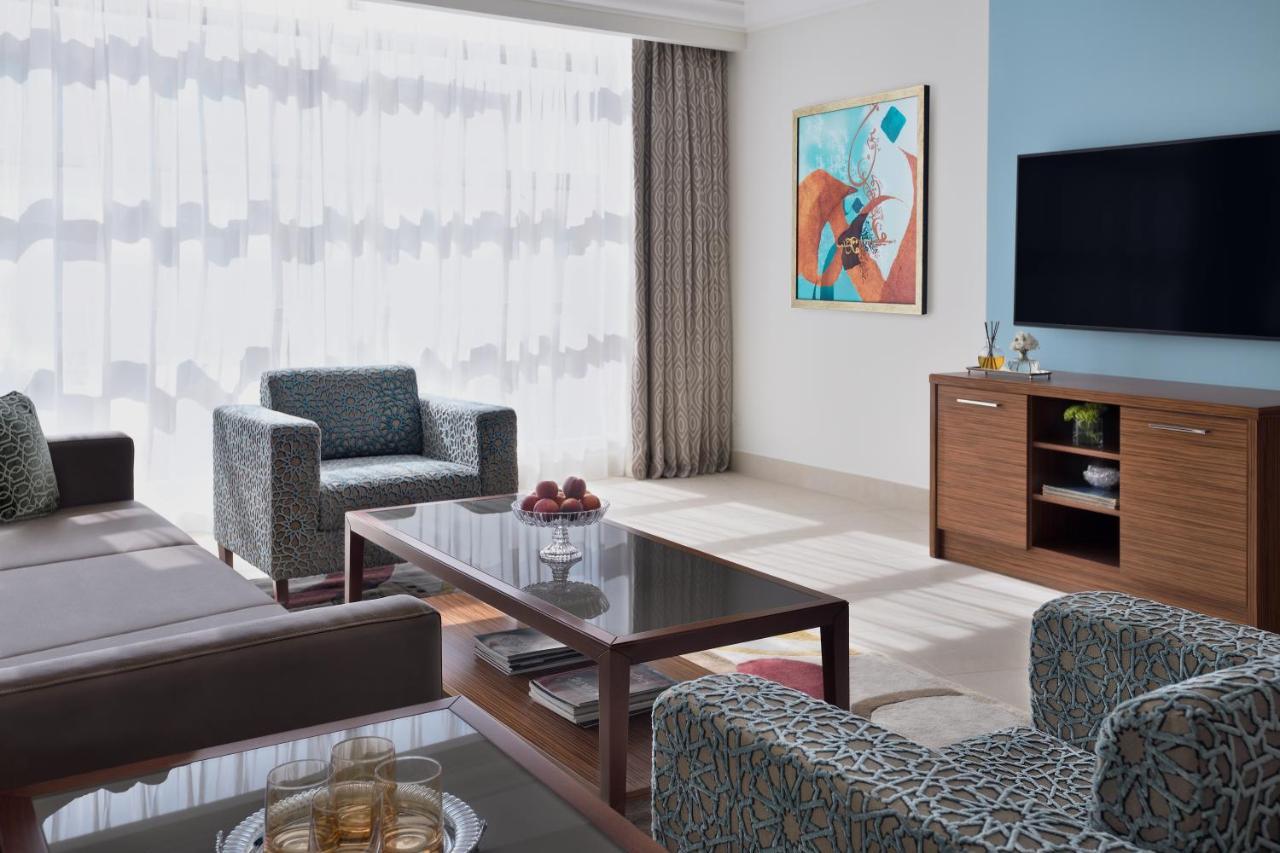Marriott Executive Apartments 阿可贺巴 外观 照片 A living room