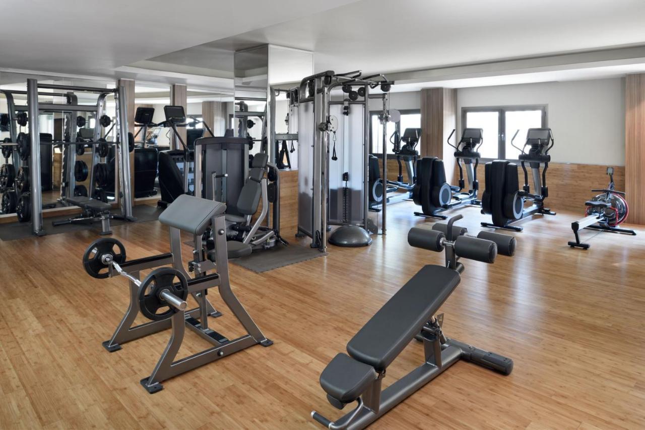 Marriott Executive Apartments 阿可贺巴 外观 照片 A gym